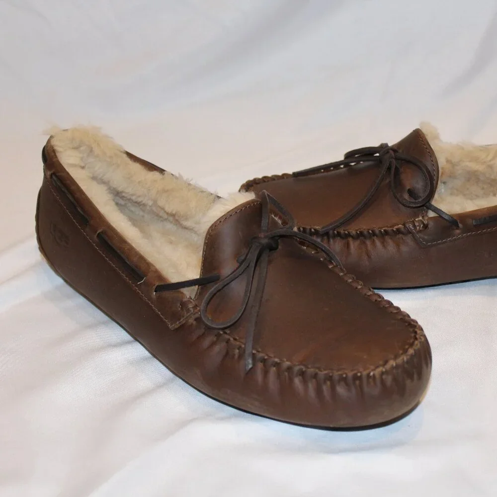 UGG OLSEN MEN'S‎ LEATHER SHEARLING LINED TIE SLIPPERS BROWN NIB